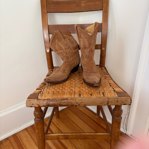 Tan Western Cowboy Boots - Picture 3 of 3